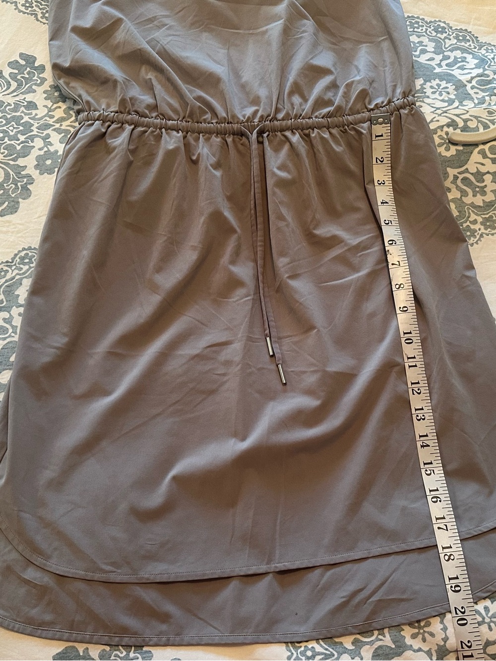 Athleta Rincon Dress, Decadent Tan, with an elasticated waistband size S - Picture 5 of 13